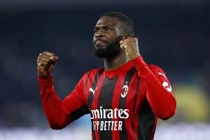 罗马诺：米兰满意托莫里的表现，已与球员团队展开续约谈判