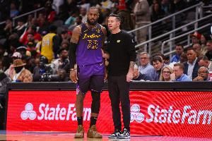 雷迪克：詹姆斯至今未参加球队完整合练 他有自己的恢复时间表